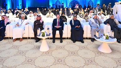 Bakan Tunç, katarlı mevkidaşıyla sıcak temasta