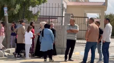 Bıçakla okula giren şahıs 2 öğretmeni yaraladı
