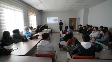 Bilinçli gençlik için örnek buluşma, Pusula Maraş’tan farkındalık semineri