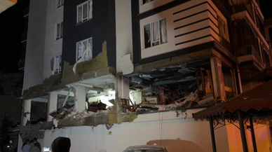 Bir apartmanda doğal gaz patlamadı! 16 kişi hastaneye kaldırıldı