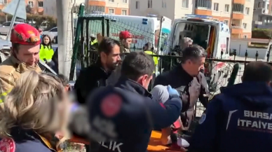 Bursa'da otomobilin çarptığı çocuk öldü, dedesi ve kardeşi yaralandı
