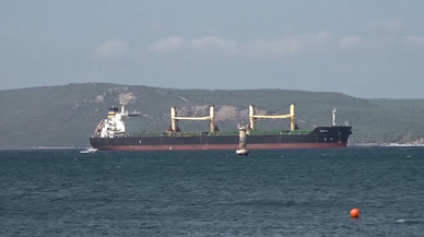 Çanakkale Boğazı'nda makine arızası meydana gelen gemi kurtarıldı