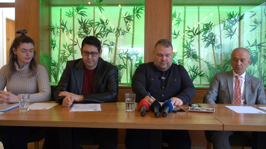 Çifte vatandaşlara sandık sınırı getirmesine tepki