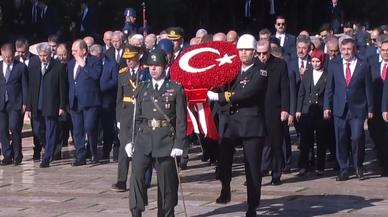 Cumhurbaşkanı Erdoğan başkanlığındaki devlet erkanı Anıtkabir'de