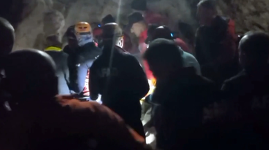 Define aramak için kazdığı tünelden cansız bedeni çıkartıldı