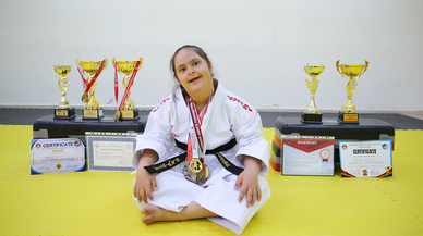 Down sendromlu karateci Ayşegül, milli takım seçmelerine hazırlanıyor