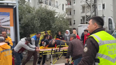 Duvara çarpan otomobildeki 1 kişi öldü, 2 kişi yaralandı