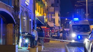 Eğlence mekanına düzenlenen silahlı saldırıda 2 kişi öldü