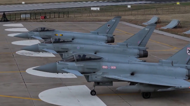 Eurofighter savaş uçaklarını Türk hava sahasında F-16'lar karşıladı