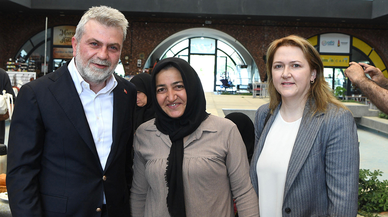 Fırat Görgel, ‘Tüm annelerimizin Anneler Günü kutlu olsun’