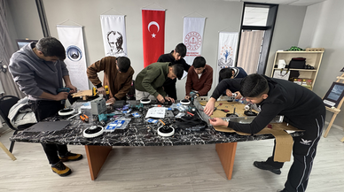 Hakkarili lise öğrencileri Biz de yapabiliriz diyerek robot takımı kurdu