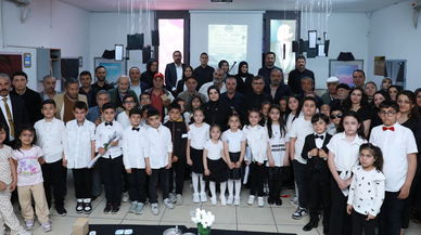 İlkokul öğrencileri, dede ve ninelerini ağırladı