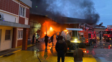 İnşaat firmasına ait depoda çıkan yangın
