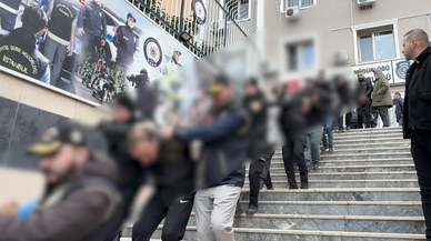 İstanbul merkezli suç örgütlerine yönelik operasyonda yakalanan 41 zanlı adliyede