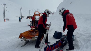 JAK ve turizm jandarmasından Palandöken'de yoğun mesai