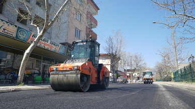 Kahramanmaraş’ta asfalt mesaisi sürüyor