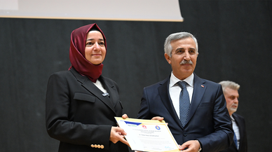 Kahramanmaraş'ta konuşan Fatma Betül Syan Kaya, ‘Aileyi aslında bir değerler sistemimizin adı’