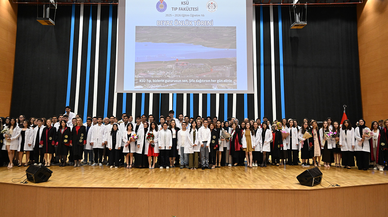 Kahramanmaraş’ta Tıp Fakültesi öğrencileri ilk beyaz önlüklerini giydi