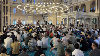 Kahramanmaraş ve çevre illerde Kurban Bayramı namazı kılındı