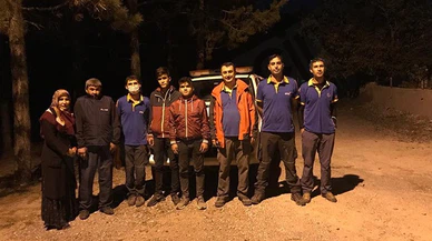Kayalıklarda mahsur kalan iki çocuk kurtarıldı