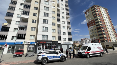 Kayseri'de 3'üncü kattan düşen yaşlı adam öldü