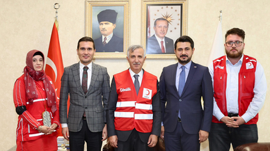 Kızılay heyetinden Vali Ünlüer’e anlamlı ziyaret