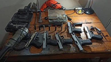 Kurusıkı tabancaları ateşli silaha dönüştüren kişi yakalandı