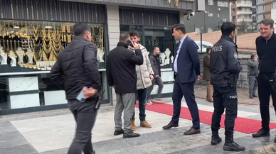 Kuyumcuda silahlı soygun! Bir polis vuruldu
