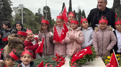 Milli şair Mehmet Akif Ersoy, kabri başında anıldı