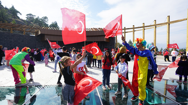Minikler, Cumhuriyet coşkusunu Ali Kayası’nda yaşadı