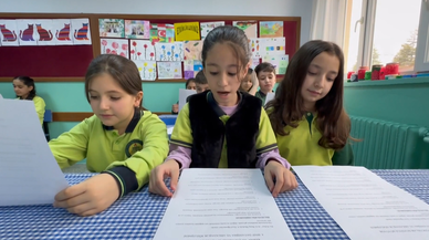 Öğrenciler akran zorbalığına karşı dostluk sözleşmesi imzaladı