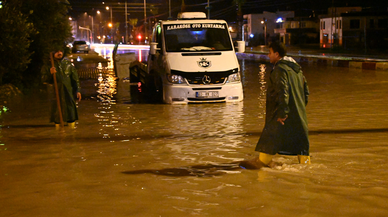 Osmaniye'de cadde ve sokaklar göle döndü