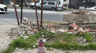 Park halindeyken kayan tırın çarptığı yaya öldü