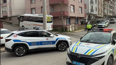 Servis aracının çarptığı ilkokul öğrencisi yaşamını yitirdi