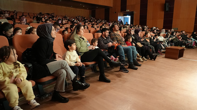 Sevimli Dinozor Dobizor ile minikler sanatla buluştu