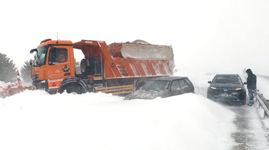 Sivas-Kayseri kara yolu tipi nedeniyle ulaşıma kapandı
