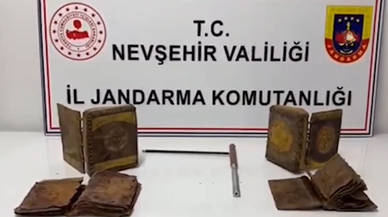 Tarihi eser operasyonunda iki Tevrat ele geçirildi