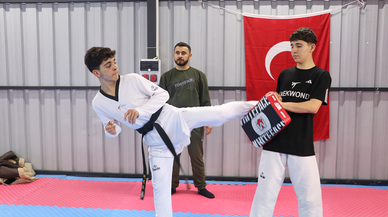 Tekvandocu kardeşleri antrenör babaları çalıştırıyor