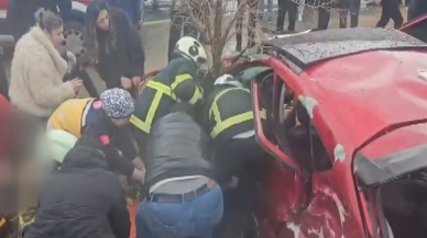 Tır ile otomobilin çarpıştığı kazada 1 kişi öldü, 4 kişi yaralandı