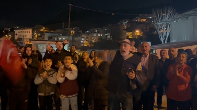 Tünel inşaatı nedeniyle evleri zarar gören mahalle sakinlerinden eylem