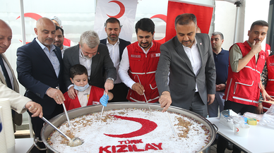 Türk Kızılay Kahramanmaraş'ta aşure dağıttı