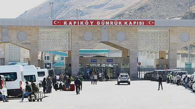 Türkiye-İran sınırındaki gümrük kapılarında günübirlik yolcu geçişleri durduruldu