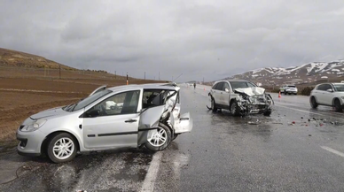 Üç aracın karıştığı kazada 1 kişi öldü, 5 kişi yaralandı