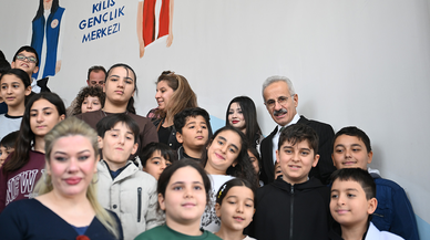 Ulaştırma ve Altyapı Bakanı Uraloğlu, gençlerle buluştu