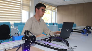 Üniversite öğrencisi lazer kesim makinesi geliştirdi