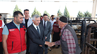 Vali Ünlüer, bayram öncesi Canlı Hayvan Borsası’nı denetledi
