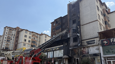 Yangın çıkan binada bulunan 23 kişi dumandan etkilendi