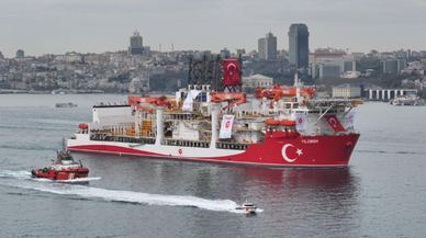 Yıldırım İstanbul Boğazı’ndan geçti