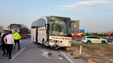 Yolcu otobüsü ile tur otobüsünün çarpıştı! 27 kişi yaralandı