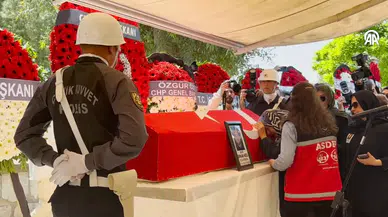 Trafik kazasında şehit olan polis memuru son yolculuğuna uğurlandı